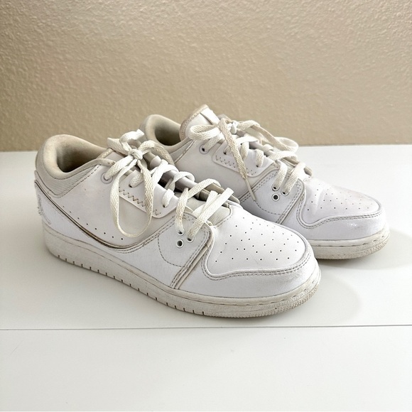 Nike Kids Air Jordan 1 Flight 2 Low White Sneakers Size 5YW - Picture 1 of 14